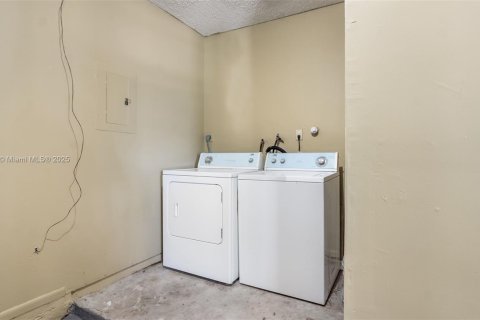 Casa en venta en Miramar, Florida, 2 dormitorios, 92.07 m2 № 1857449 - foto 19
