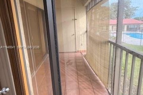 Copropriété à vendre à Miami, Floride: 2 chambres, 108.6 m2 № 2004243 - photo 11