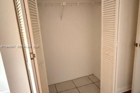 Copropriété à vendre à Miami, Floride: 2 chambres, 108.6 m2 № 2004243 - photo 14