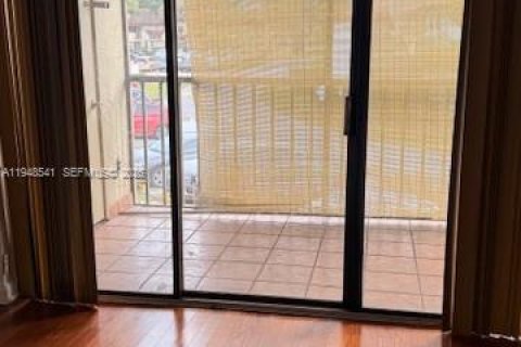 Copropriété à vendre à Miami, Floride: 2 chambres, 108.6 m2 № 2004243 - photo 6