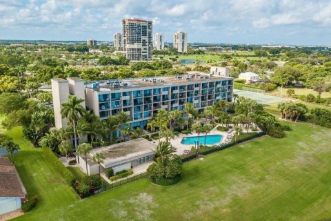 Condo in West Palm Beach, Florida, 1 bedroom № 2178682