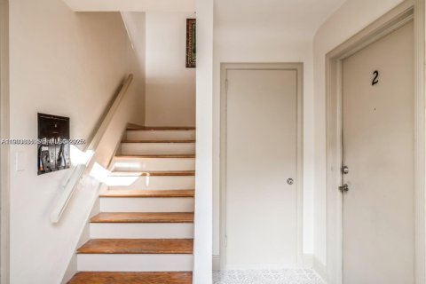 Снять в аренду квартиру в Корал-Гейблс, Флорида 2 спальни, 82.13м2, № 1989416 - фото 7