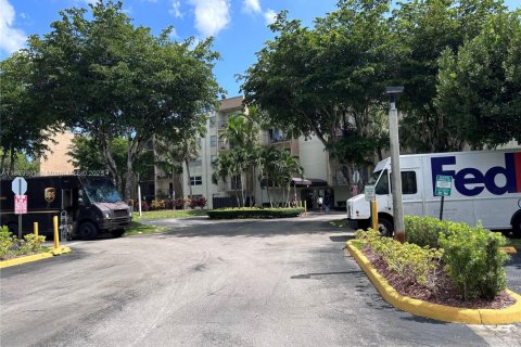 Copropriété à louer à Miami, Floride: 3 chambres, 112.04 m2 № 2016834 - photo 8