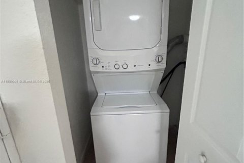 Copropriété à louer à Miami, Floride: 3 chambres, 112.04 m2 № 2016834 - photo 3