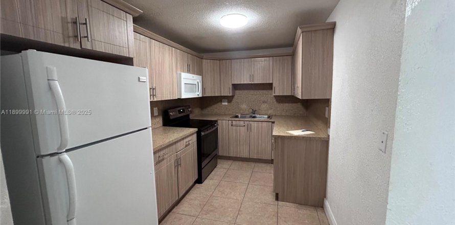 Condo à Miami, Floride, 3 chambres  № 2016834