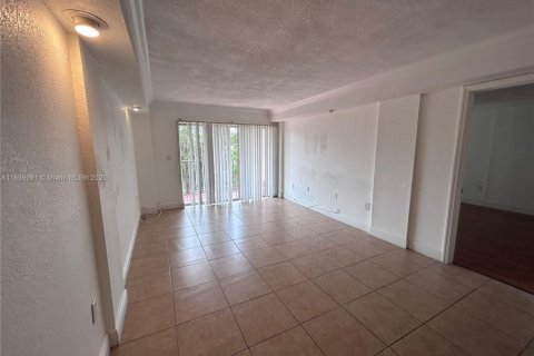 Copropriété à louer à Miami, Floride: 3 chambres, 112.04 m2 № 2016834 - photo 4