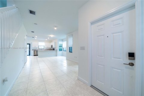 Touwnhouse à vendre à Fort Lauderdale, Floride: 3 chambres, 147.34 m2 № 1971657 - photo 3
