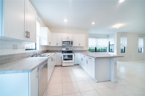 Touwnhouse à vendre à Fort Lauderdale, Floride: 3 chambres, 147.34 m2 № 1971657 - photo 15