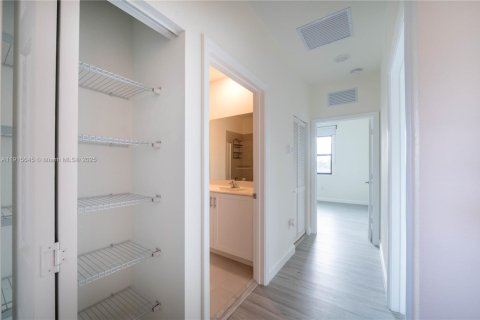 Touwnhouse à vendre à Fort Lauderdale, Floride: 3 chambres, 147.34 m2 № 1971657 - photo 24