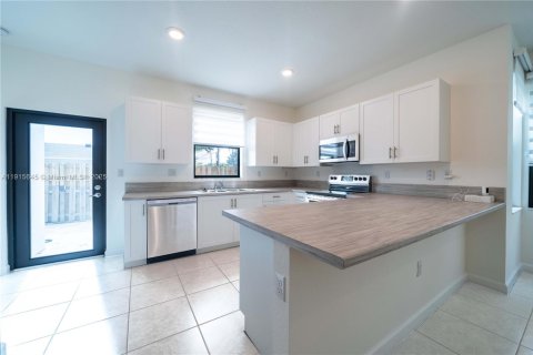 Touwnhouse à vendre à Fort Lauderdale, Floride: 3 chambres, 147.34 m2 № 1971657 - photo 14