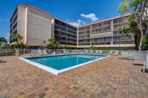 Condominio en venta en Pompano Beach, Florida, 2 dormitorios, 95.22 m2 № 2084501 - foto 30