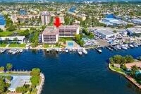 Condominio en Pompano Beach, Florida, 2 dormitorios  № 2084501