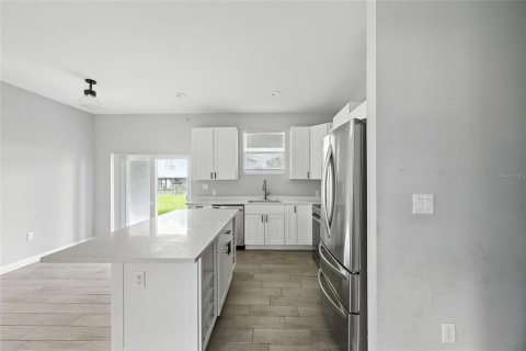 Casa en venta en Poinciana, Florida, 3 dormitorios, 121.24 m2 № 1899028 - foto 10