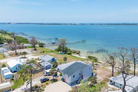 Villa ou maison à louer à Englewood, Floride: 2 chambres, 111.48 m2 № 1775587 - photo 1