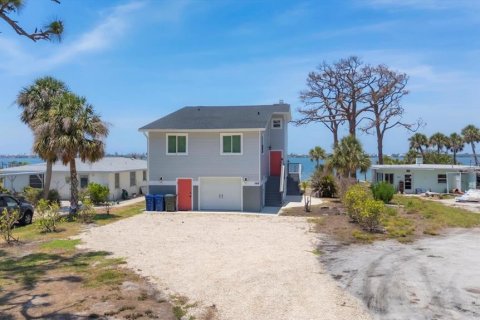 Villa ou maison à louer à Englewood, Floride: 2 chambres, 111.48 m2 № 1775587 - photo 3