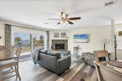 Villa ou maison à louer à Englewood, Floride: 2 chambres, 111.48 m2 № 1775587 - photo 9