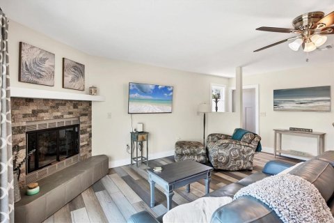 Villa ou maison à louer à Englewood, Floride: 2 chambres, 111.48 m2 № 1775587 - photo 10