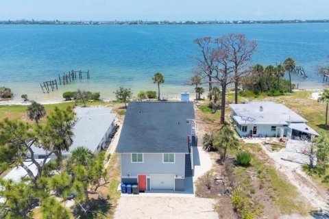 Villa ou maison à louer à Englewood, Floride: 2 chambres, 111.48 m2 № 1775587 - photo 2