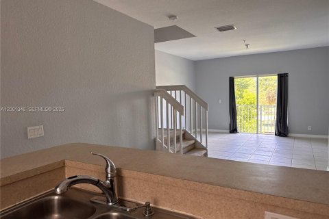 Touwnhouse à louer à Boynton Beach, Floride: 3 chambres, 144.65 m2 № 2344233 - photo 4