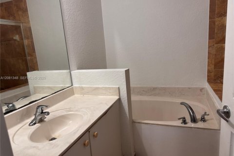 Touwnhouse à louer à Boynton Beach, Floride: 3 chambres, 144.65 m2 № 2344233 - photo 6