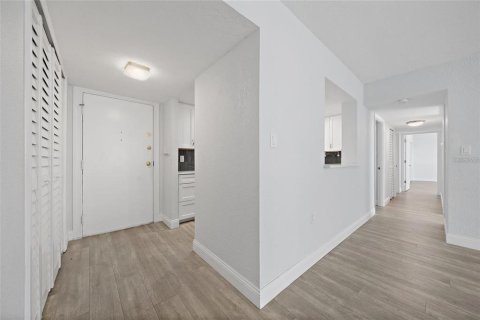 Condominio en alquiler en Tampa, Florida, 2 dormitorios, 122.63 m2 № 2196670 - foto 7