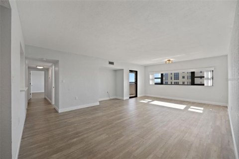 Condominio en alquiler en Tampa, Florida, 2 dormitorios, 122.63 m2 № 2196670 - foto 8