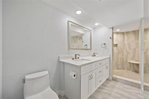 Condominio en alquiler en Tampa, Florida, 2 dormitorios, 122.63 m2 № 2196670 - foto 13