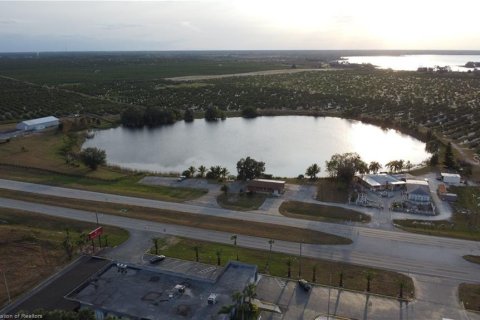 Propiedad comercial en alquiler en Lake Placid, Florida, 153.1 m2 № 1843761 - foto 11