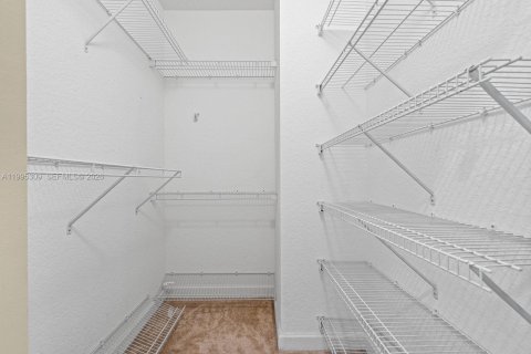 Купить виллу или дом в Хомстед, Флорида 4 спальни, 258.55м2, № 2062907 - фото 27