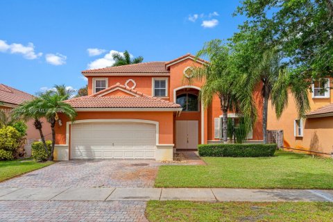 Купить виллу или дом в Хомстед, Флорида 4 спальни, 258.55м2, № 2062907 - фото 1