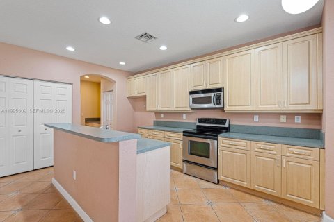 Купить виллу или дом в Хомстед, Флорида 4 спальни, 258.55м2, № 2062907 - фото 12