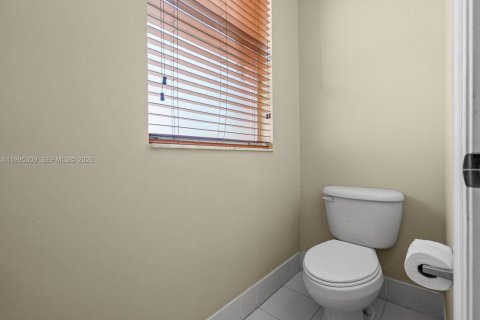 Купить виллу или дом в Хомстед, Флорида 4 спальни, 258.55м2, № 2062907 - фото 30