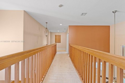 Купить виллу или дом в Хомстед, Флорида 4 спальни, 258.55м2, № 2062907 - фото 22