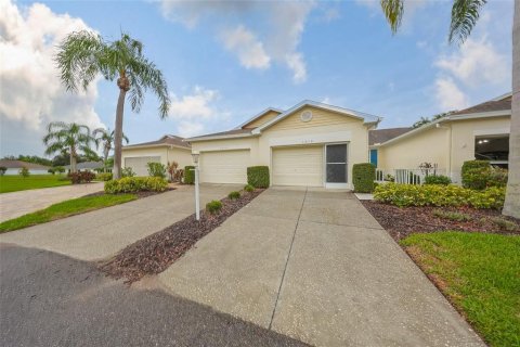 Condo in Sun City Center, Florida, 2 bedrooms  № 1772028 - photo 1