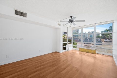 Copropriété à vendre à Sunny Isles Beach, Floride: 1 chambre, 50.72 m2 № 1930328 - photo 16