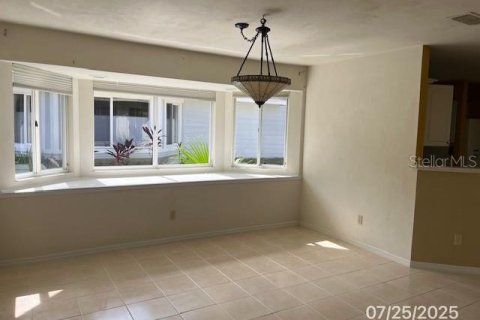 Villa ou maison à vendre à Ormond Beach, Floride: 2 chambres, 262.73 m2 № 1884090 - photo 17