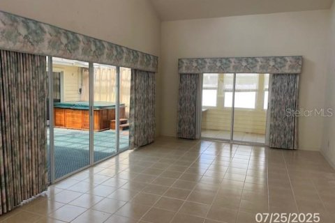 Villa ou maison à vendre à Ormond Beach, Floride: 2 chambres, 262.73 m2 № 1884090 - photo 13