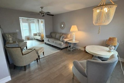 House in Sun City Center, Florida 1 bedroom, 77.48 sq.m. № 2379620 - photo 3