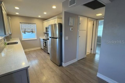 House in Sun City Center, Florida 1 bedroom, 77.48 sq.m. № 2379620 - photo 4