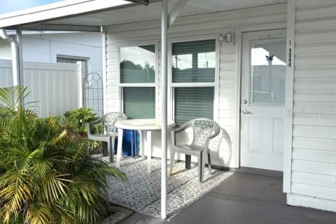 House in Sun City Center, Florida 1 bedroom, 77.48 sq.m. № 2379620 - photo 17