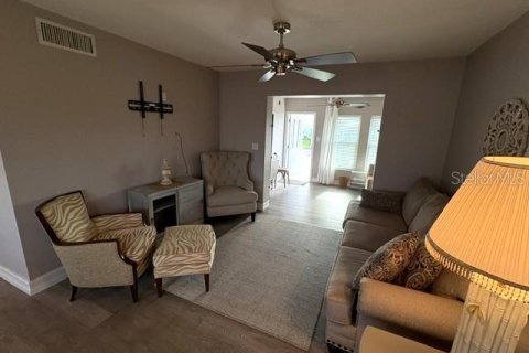 House in Sun City Center, Florida 1 bedroom, 77.48 sq.m. № 2379620 - photo 16