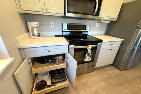 House in Sun City Center, Florida 1 bedroom, 77.48 sq.m. № 2379620 - photo 9