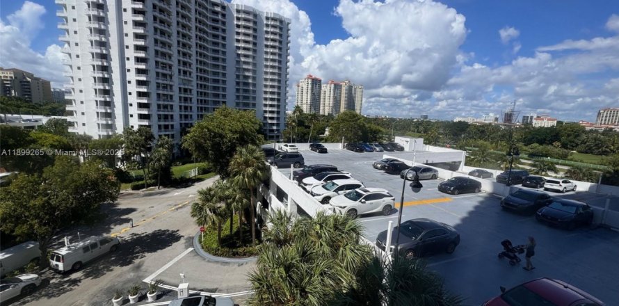 Condo à Aventura, Floride, 2 chambres № 1951194