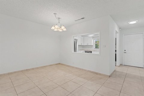 Adosado en venta en Deerfield Beach, Florida, 2 dormitorios, 110.37 m2 № 2083195 - foto 4