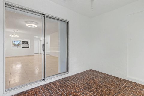 Adosado en venta en Deerfield Beach, Florida, 2 dormitorios, 110.37 m2 № 2083195 - foto 8