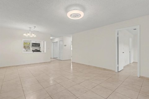 Adosado en venta en Deerfield Beach, Florida, 2 dormitorios, 110.37 m2 № 2083195 - foto 9