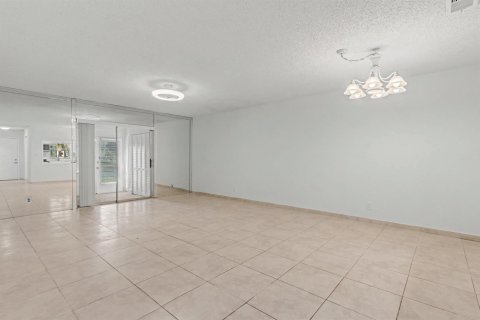 Adosado en venta en Deerfield Beach, Florida, 2 dormitorios, 110.37 m2 № 2083195 - foto 5