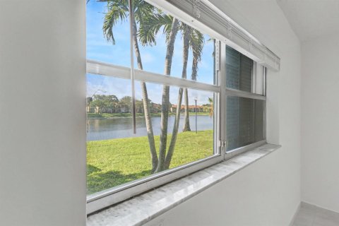 Adosado en venta en Deerfield Beach, Florida, 2 dormitorios, 110.37 m2 № 2083195 - foto 13