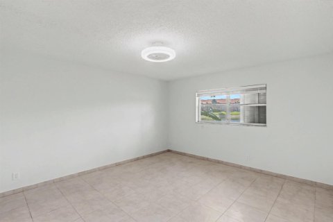 Adosado en venta en Deerfield Beach, Florida, 2 dormitorios, 110.37 m2 № 2083195 - foto 11