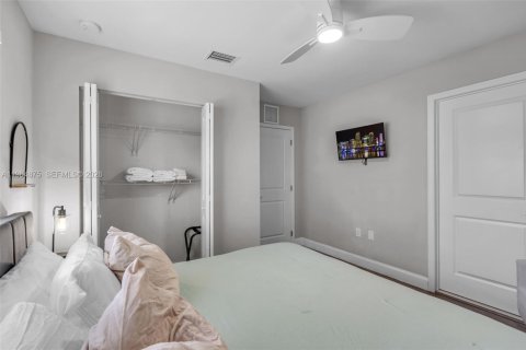 Купить виллу или дом в Форт-Лодердейл, Флорида 3 спальни, 111.11м2, № 2026246 - фото 17